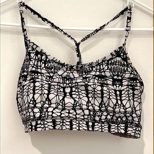 Lululemon size 6 Flow sports Bra Black/White